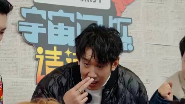 我真服了！这游戏玩的黄子韬刘耀文互跪 不知道以为俩人拜天地呢哈哈哈哈哈哈