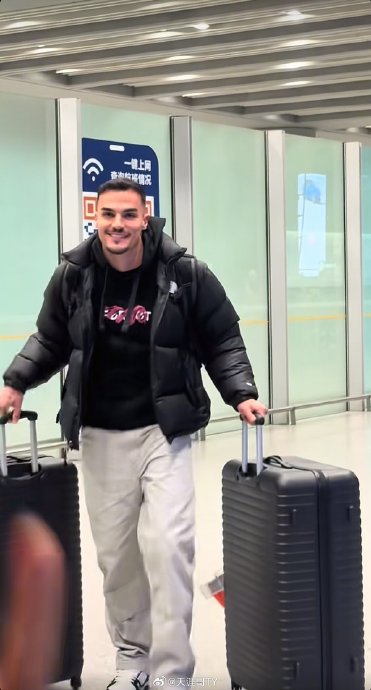 阿尔瓦罗加盟后，山东泰山新赛季的防线和整体战术打法会有哪些变化？