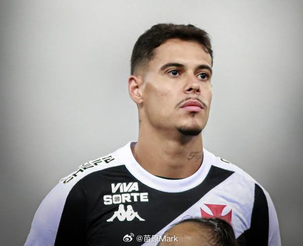 山东泰山为何在最后时刻放弃原目标巴西中卫，转而签约阿尔瓦罗？