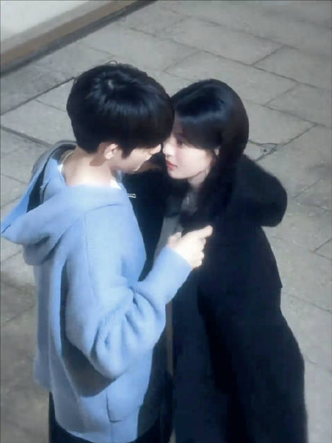 杨超越、董思成《今天是太阳雨》情人节物料 特别青春的两位