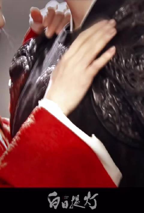 迪丽热巴、陈飞宇《白日提灯》物料，这妆造拍出了灵动，好甜啊