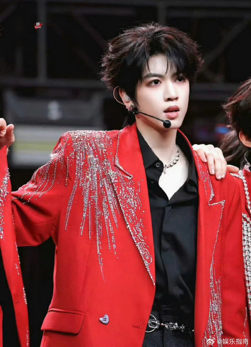 粉丝们对未来看到更多王橹杰和张函瑞的双人合作有何期待和呼声？