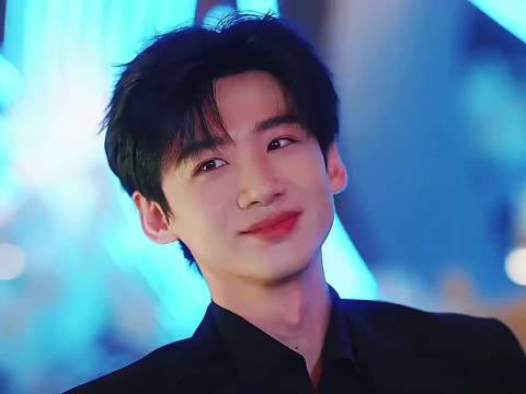 “桑延温以凡高调宣布恋情，手牵手现身钱飞婚礼” 难哄/白敬亭/章若楠