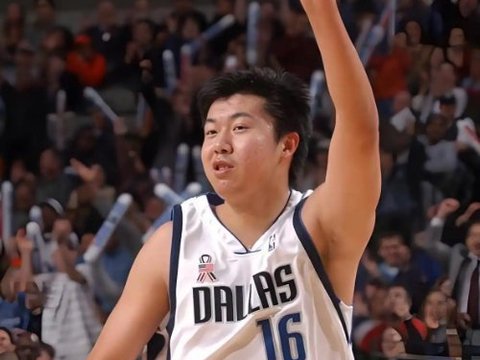 王治郅可惜了，若是在小球时代会有更多成就，他更适合现在的NBA