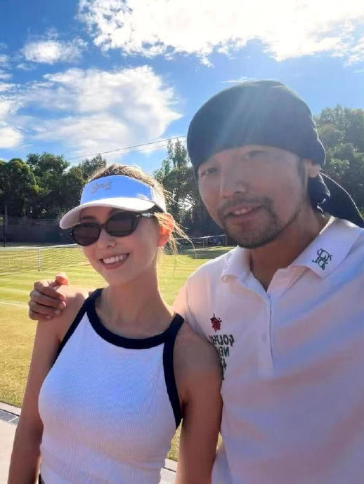 周杰伦和昆凌的网球双打比赛是正式赛事还是私人娱乐活动？