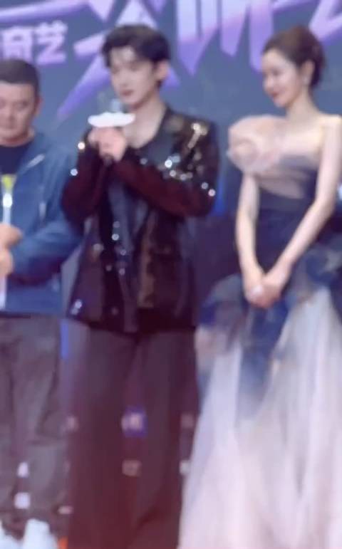 白敬亭宋轶分手传闻反转，细节暗藏糖点