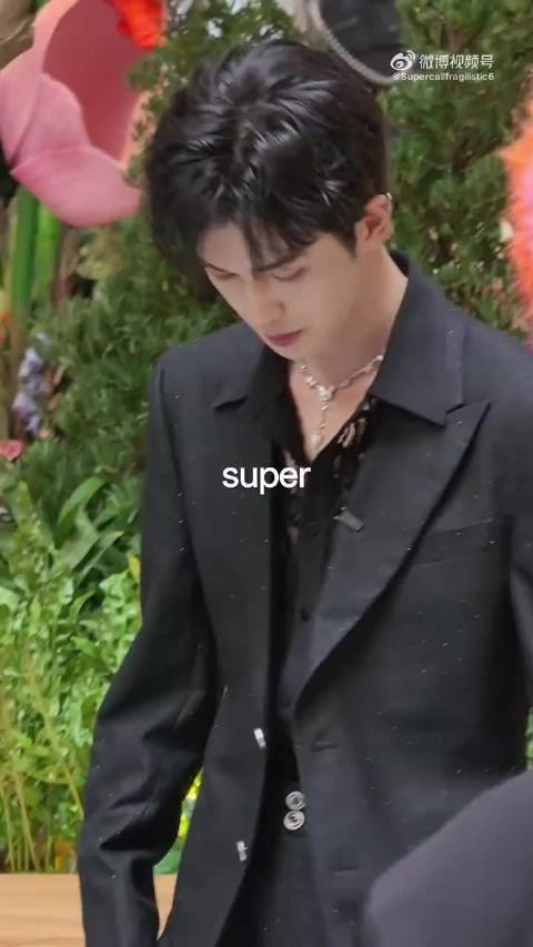 朱正廷曼谷出席新春嘉年华活动