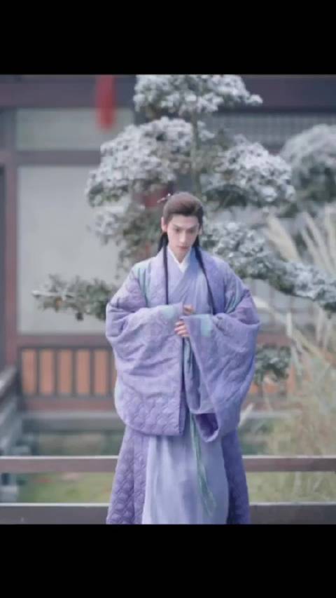 快过年了俺们澹台烬有新衣服穿了 长月烬明 ｜ 罗云熙