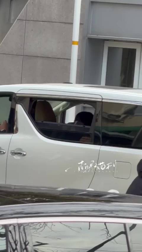 宋威龙今天春晚录制上班