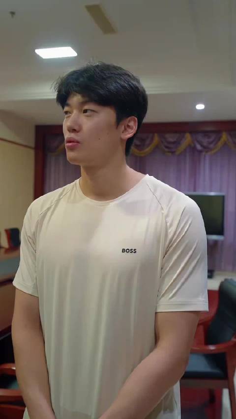 汪顺果然是沿海城市长大的人，最爱吃的始终是鱼，希望你能回家陪家人出年夜饭