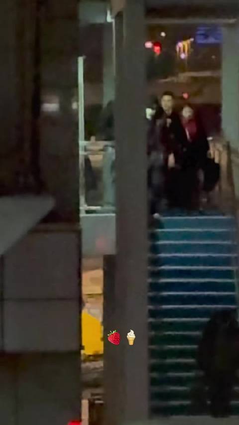 王俊凯回家过年了，小凯新年快乐，起落平安