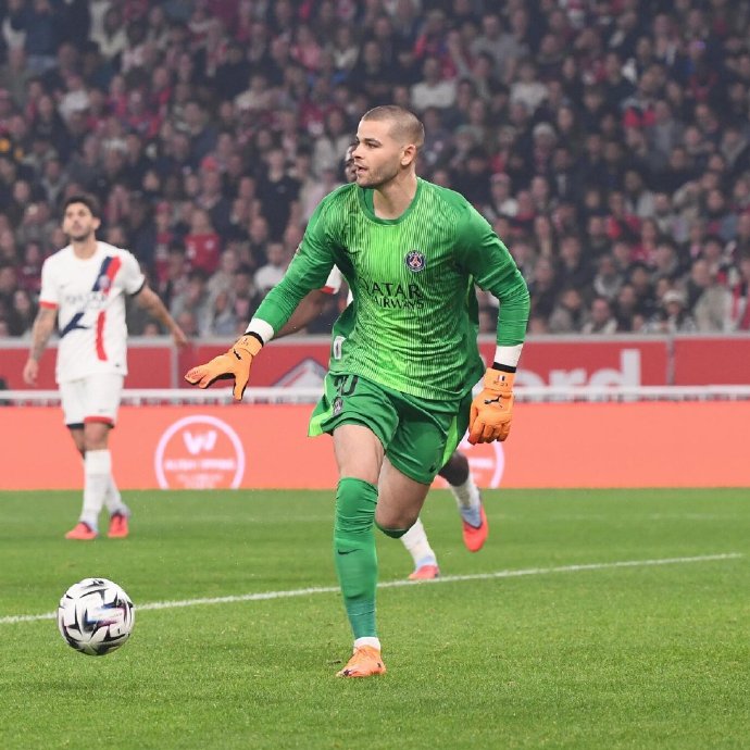 努诺·门德斯的致命失误对巴黎圣日耳曼全队心态产生了怎样的影响？