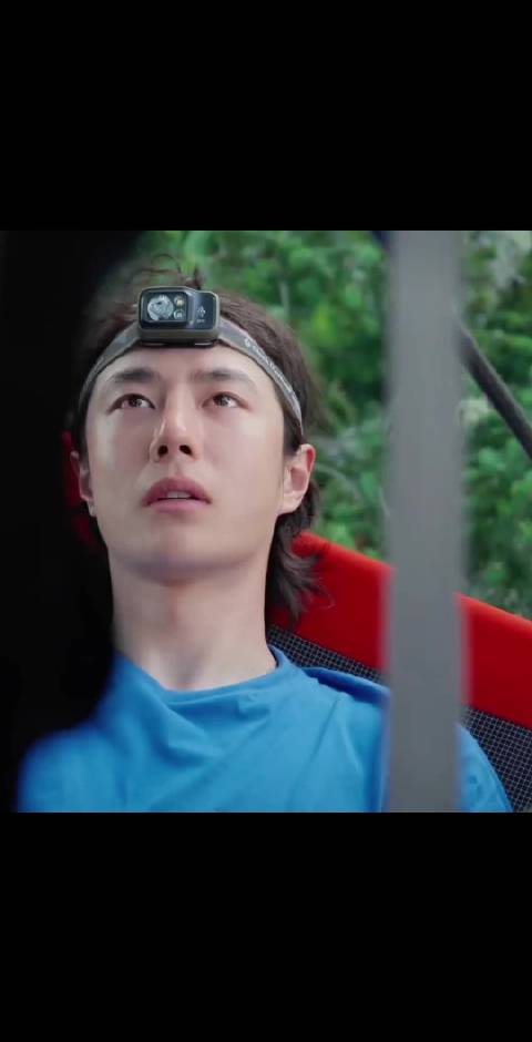 王一博中英切换自如，与瑞德同频交流