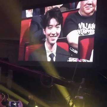 19年金凤凰新人奖那次 王俊凯艺德好深深震撼我