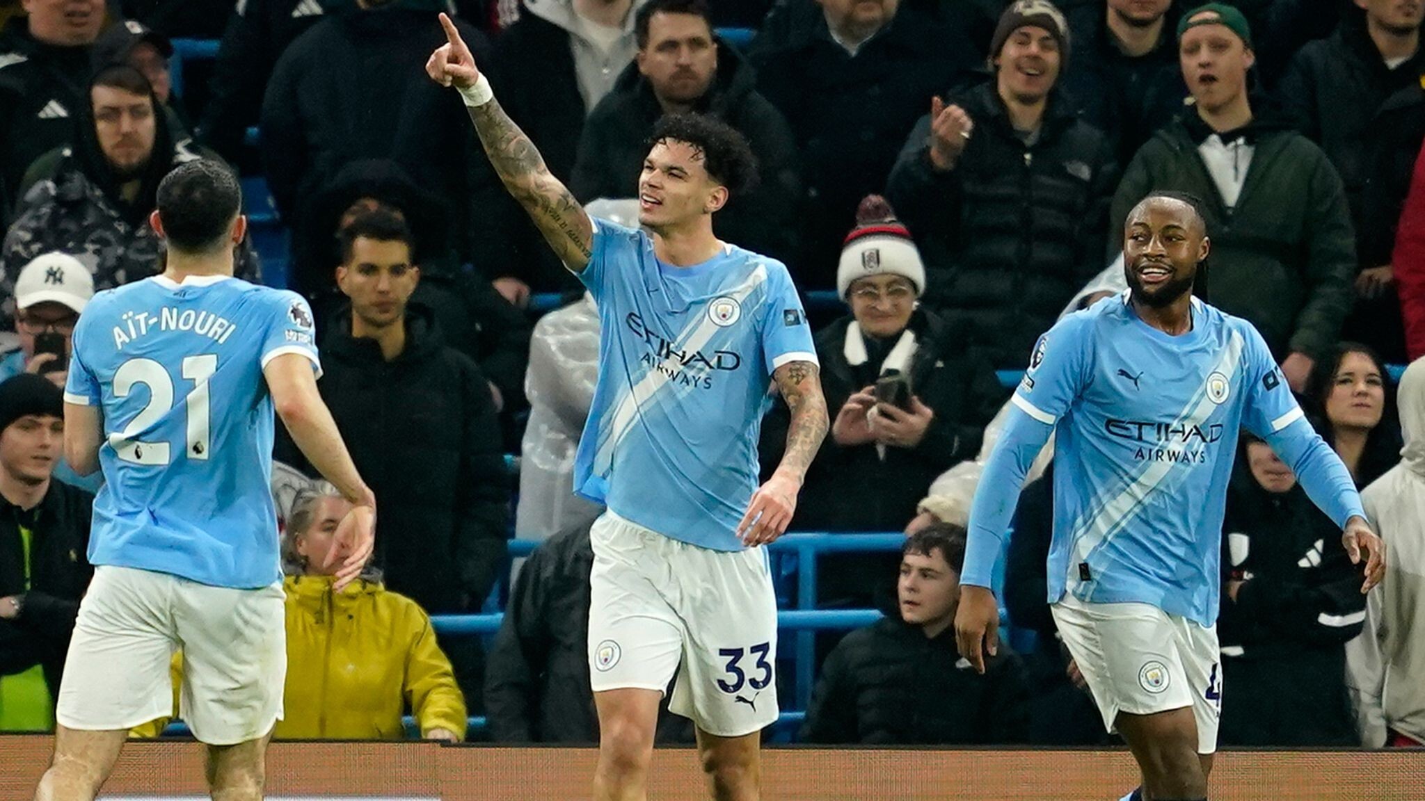 天空:从赛程与分差来看,本赛季争冠天平第一次向曼城倾斜