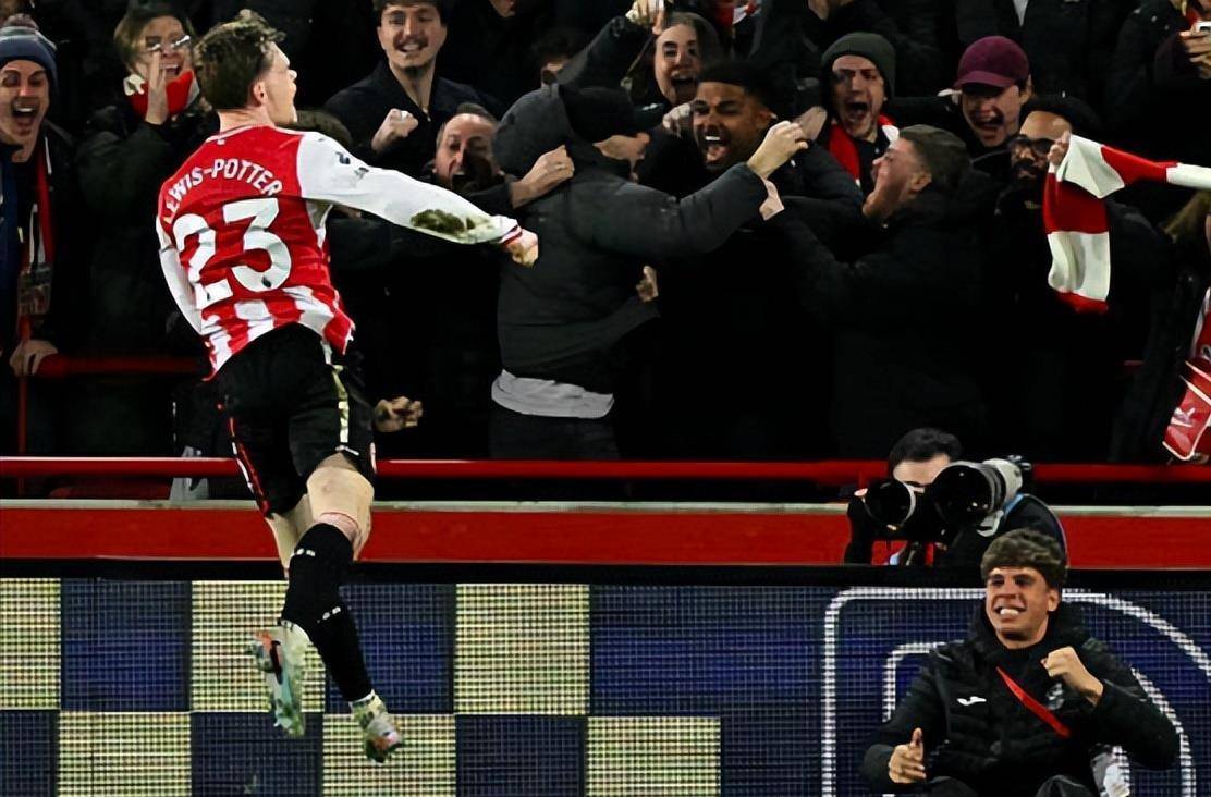 英超变天:阿森纳不是丢了2分，而是抢下1分，曼城狂喜