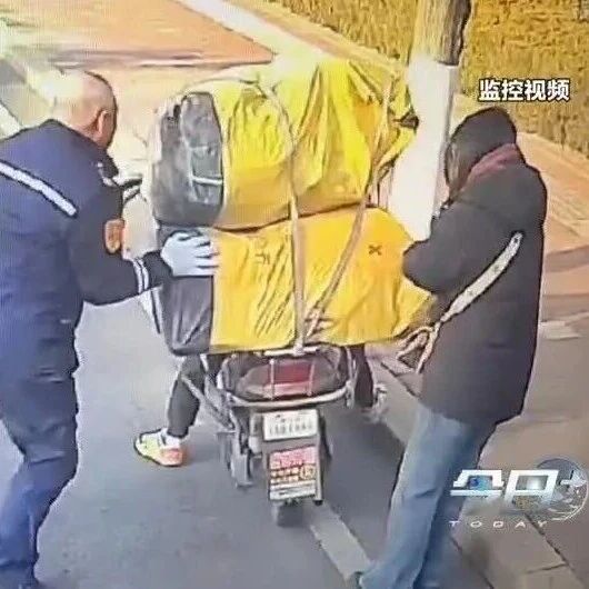 青岛宜昌路兴隆路站和海青路站附近，公交车监控都拍到了！