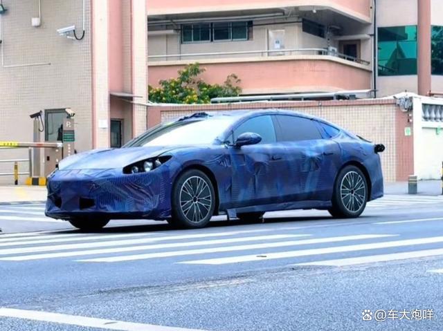 方程豹品牌首款轿车曝光!配备激光雷达,或搭载纯电动力系统