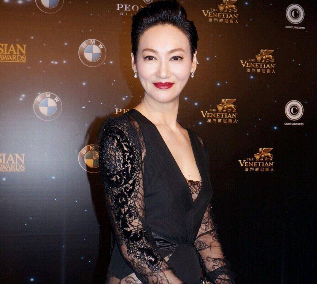 影后惠英红64岁至今未婚,谈起之前感情形容是“一生中的污点”_爱情_恋情_子扬