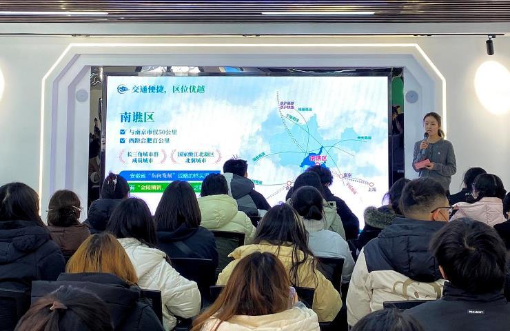 江淮热土 青春作答