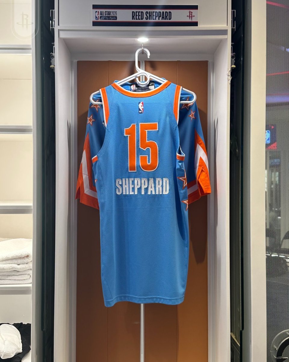 期待今日表现！火箭社媒晒谢泼德新秀赛的个人15号球衣