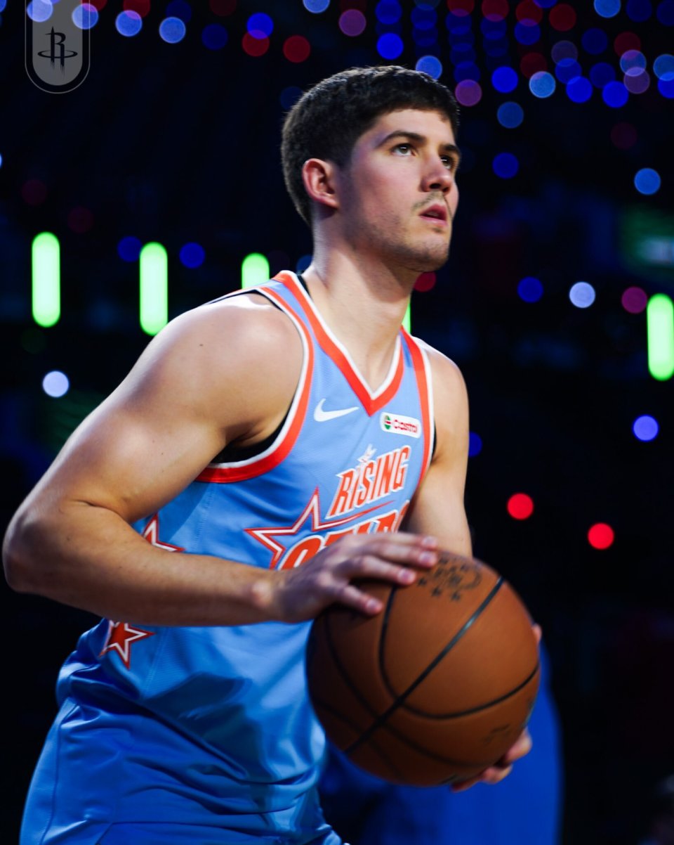 新秀赛：安东尼队40-34战胜小里弗斯队，谢泼德砍下9分