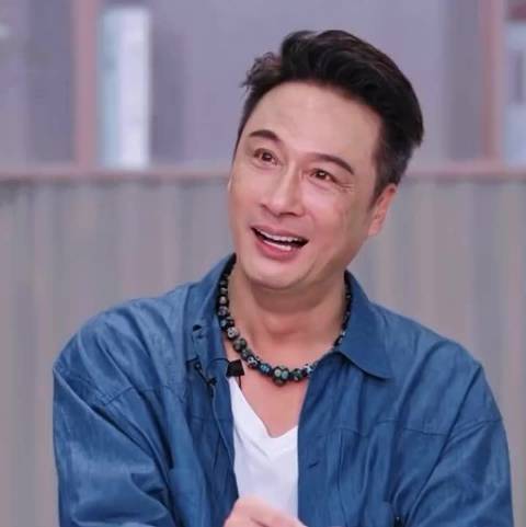 吴镇宇称梁朝伟周星驰是班上最出息同学