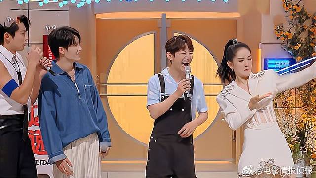 谢娜点评王鹤棣动作，何炅听完后，差点都快笑岔气！