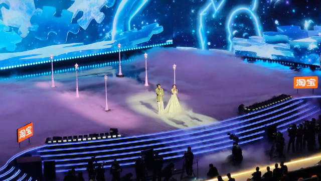 微博之夜最浪漫的一首情歌，陈妍希和周柯宇，这对屏幕cp，现场的甜蜜互动