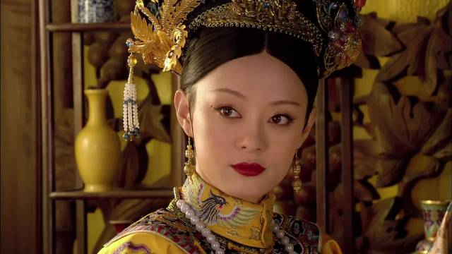 四蛋这个眼神感觉像试探又有一点害怕甄嬛的感觉