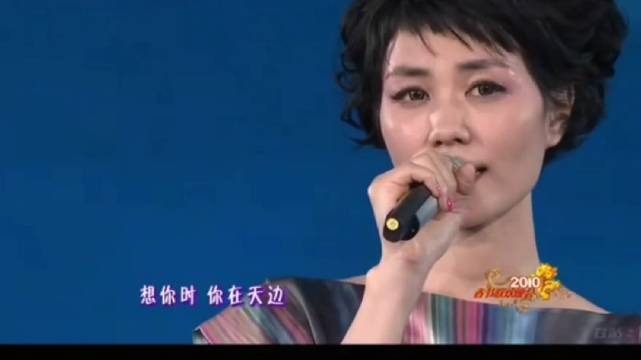 王菲春晚献唱新歌《世界赠予我的》，回顾经典合作名场面