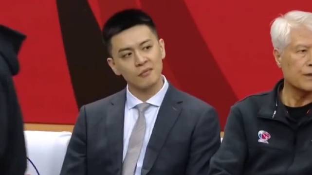 曾经的辽宁主帅杨鸣，主要负责帅，力压群星的东北男神