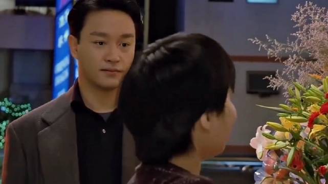 女人如花，男生表达对女孩的爱和欣赏，要从送花开始