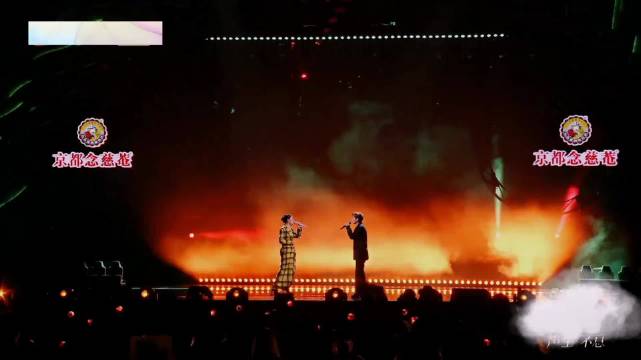 那英演唱触景伤情歌曲泪洒现场