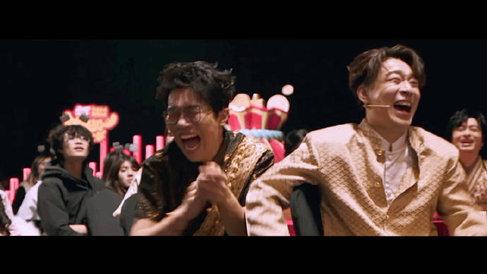 B站晚会破局：冯巩宋小宝锤娜丽莎三代喜剧人同桌，笑点加倍！