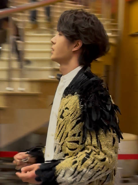 嗯嗯很具象的帅