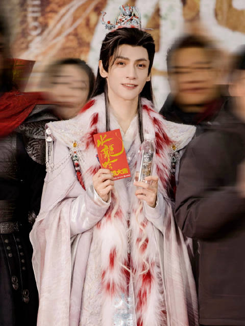 罗云熙主演《水龙吟》发布新动态，俏皮回应粉丝互动