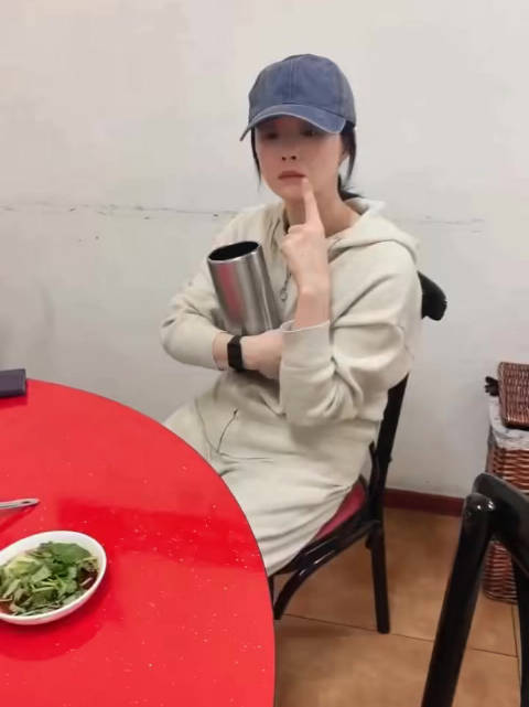 蒋欣瘦身变化引热议，网友怀念华妃时期