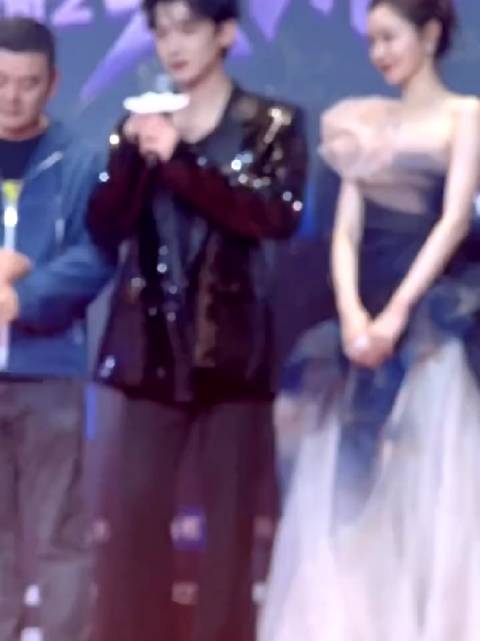 白敬亭宋轶被传分手,双方未回应引猜测