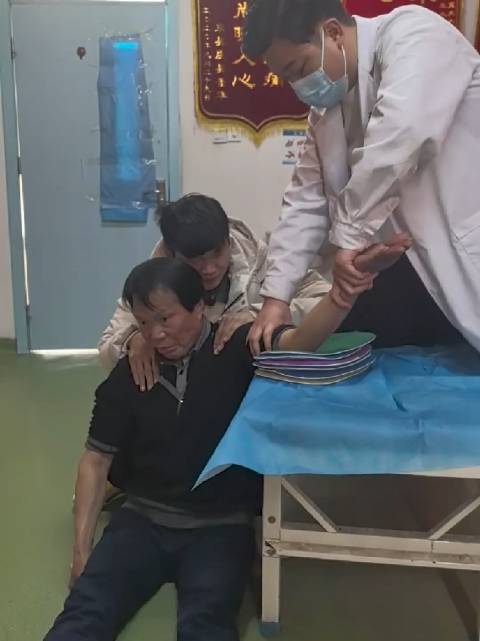 大哥呀的一声 我以为要唱笑傲江湖主题曲