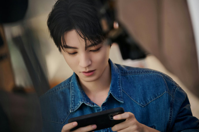 王俊凯澳洲plog引热议！见偶像周杰伦、拒合影获赞