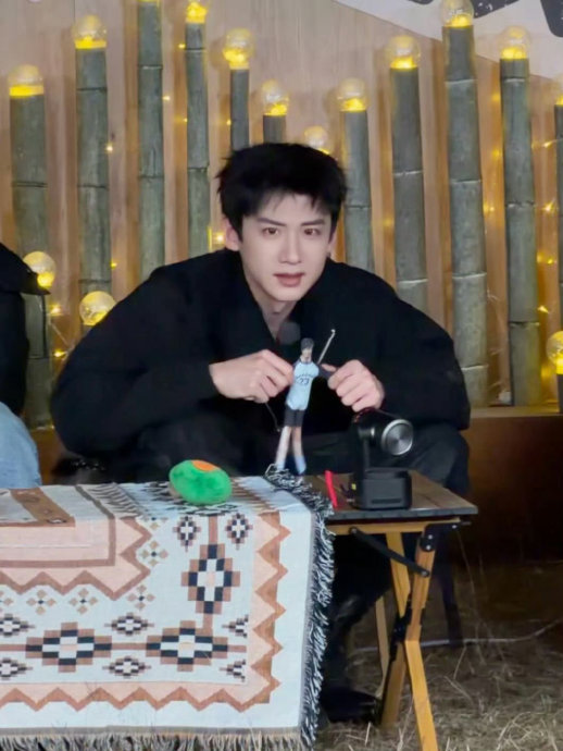 白敬亭目前拍摄的《刑警时刻》等作品预计何时播出？