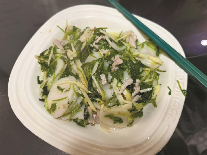 汪顺对家乡宁波的饮食习惯和过年习俗还有哪些分享？