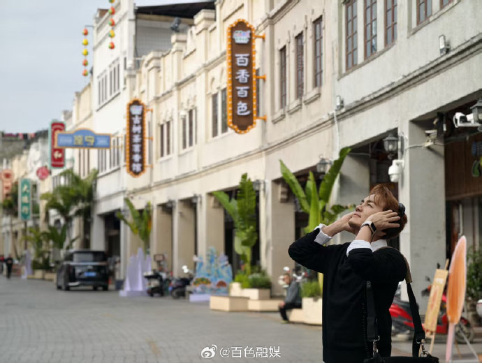 吴克群为广西百色创作的歌曲《写给百色的情书》完整版在哪里可以听到？