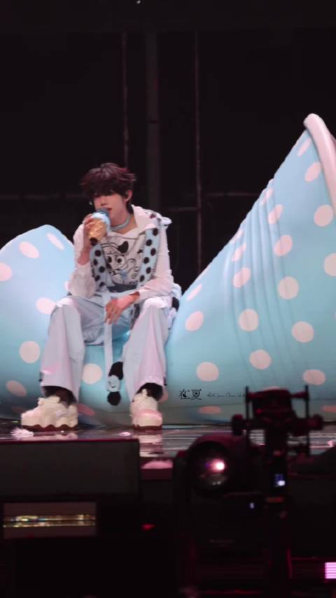 陈奕恒被赞四代顶级视觉门面与全方位top