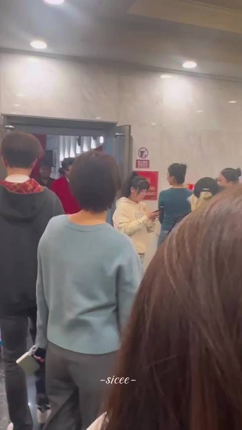 宋威龙春晚彩排路透，这个新春红红火火