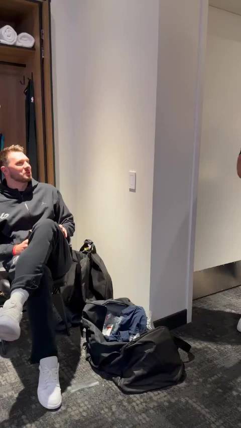 约基奇调侃东契奇：你怎么又胖了 扣篮大赛2026NBA全明星