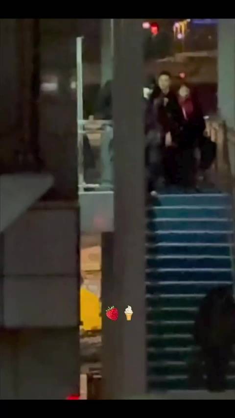 王俊凯2026年2月14日独自返渝过年