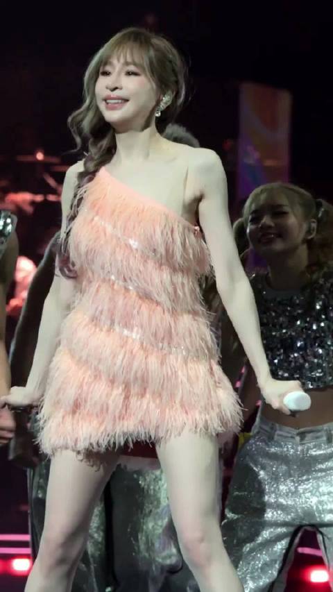 全网都在等的王心凌《心电心》现场版来了！开口跪！