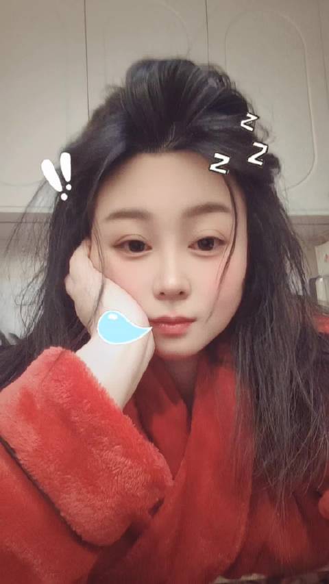 独居的第七年，情人节，洗完澡，香香软软的，臭美一下 记录生活